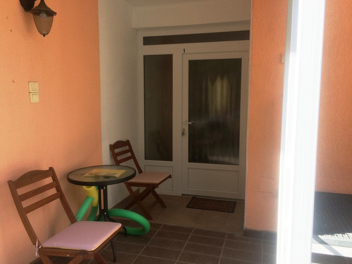 Friends Villa Apartments 2 ヘーヴィーズ エクステリア 写真